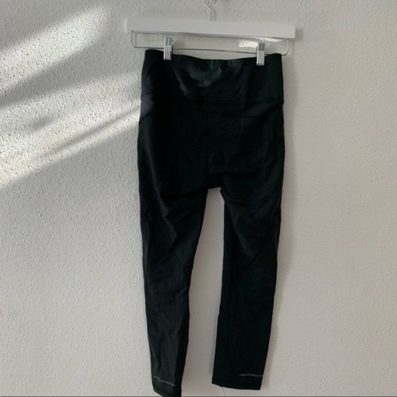 Athleta Stealth Sculptek Capri Legging Black - Picture 2 of 5